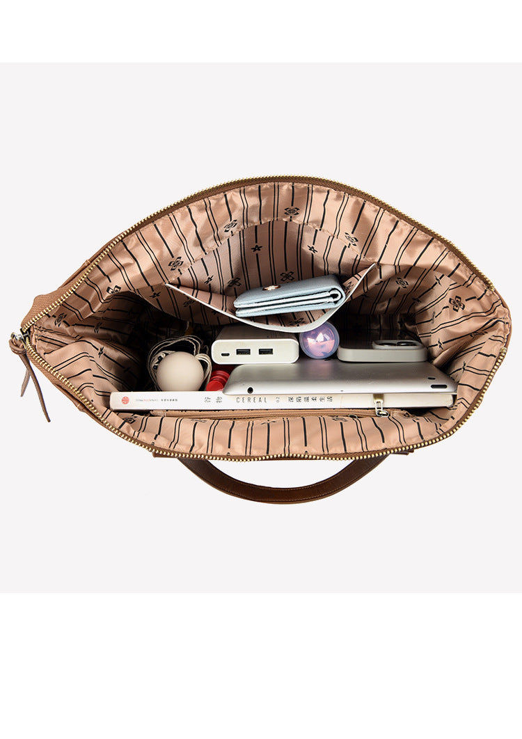 Retro simple large capacity shoulder handbag