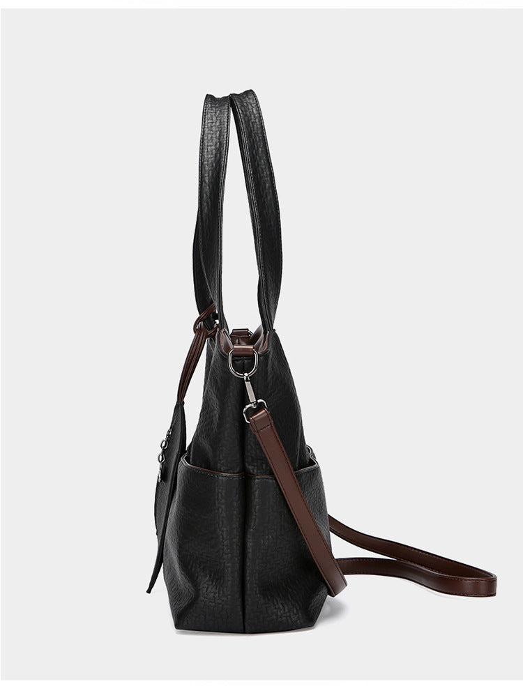 Top layer cowhide shoulder messenger bag women's commuter handbag