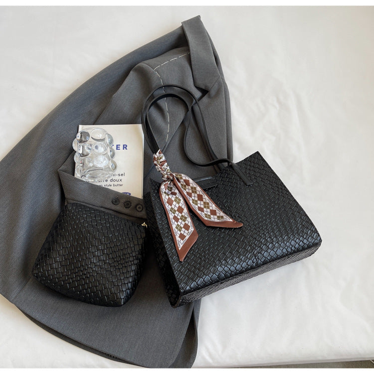 Woven pattern large capacity bag fashionable commuting retro handbag tote bag