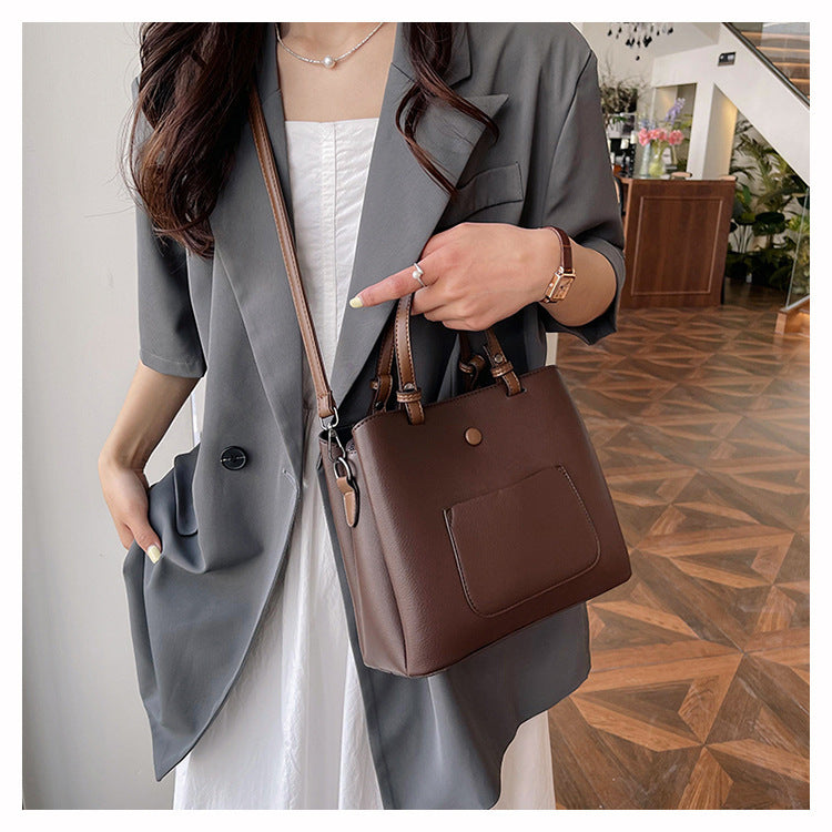 Retro high-quality tote handbag for women, simple and fashionable, large-capacity commuting shoulder messenger bag