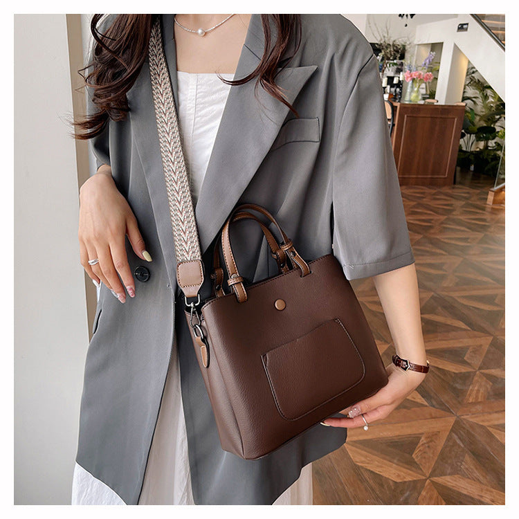Retro high-quality tote handbag for women, simple and fashionable, large-capacity commuting shoulder messenger bag