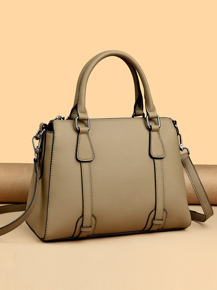 Top layer cowhide one-shoulder handbag with large capacity, fashionable and simple, practical and generous for commuting