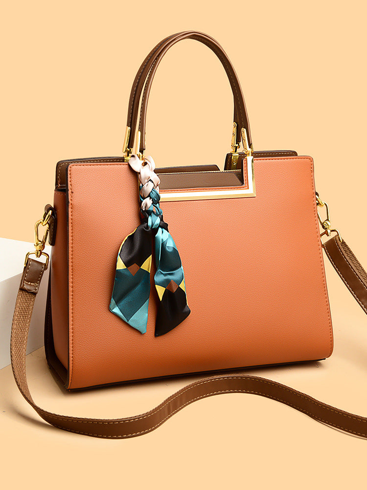 Fashionable and simple large capacity shoulder handbag