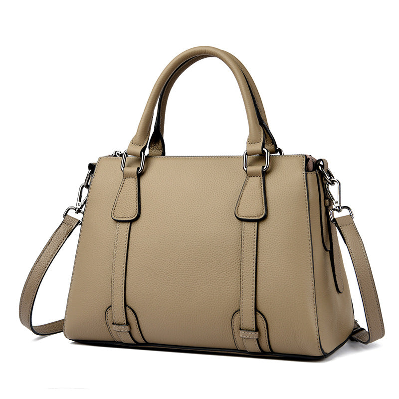 Top layer cowhide one-shoulder handbag with large capacity, fashionable and simple, practical and generous for commuting