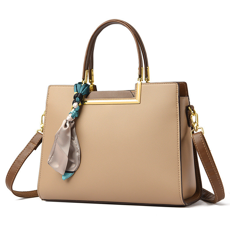 Fashionable and simple large capacity shoulder handbag