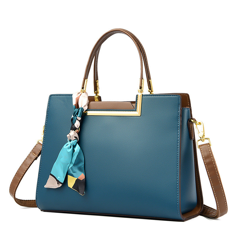 Fashionable and simple large capacity shoulder handbag