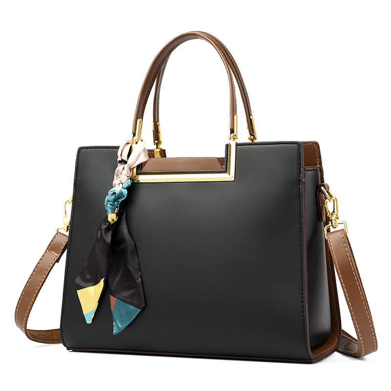 Fashionable and simple large capacity shoulder handbag